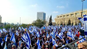 How does democracy in Israel work? Which side better represents democracy?